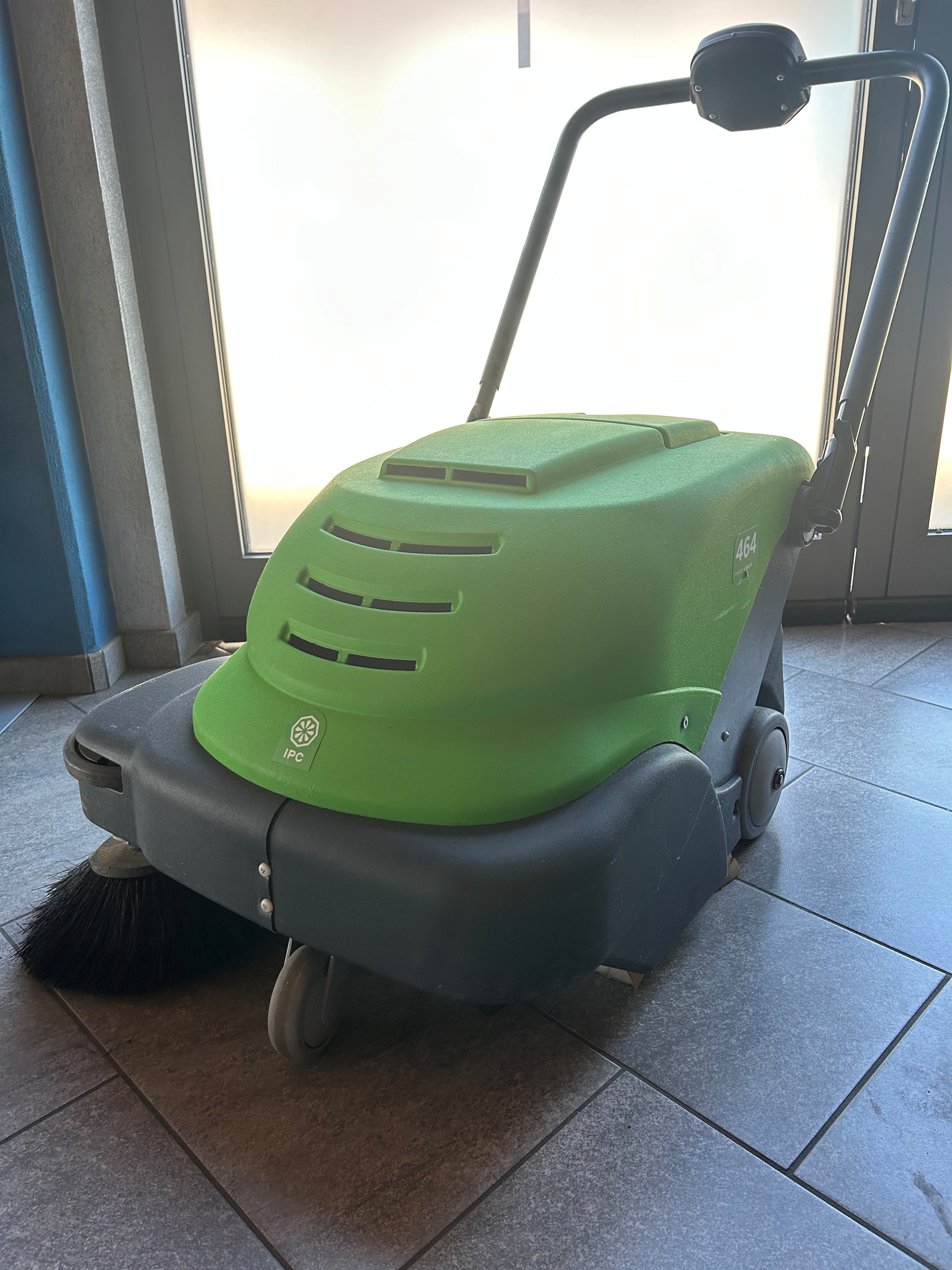 Spazzatrice manuale IPC 464 - IMG 0